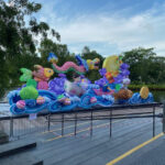 A float on the water in the scenic Gardens by the Bay